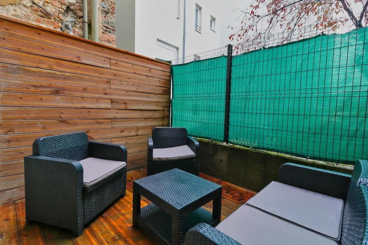 Studio 42 With Terrace Roanne Appartamento